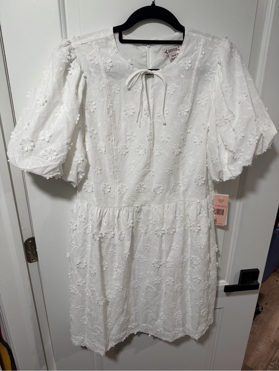 Nanette Lepore Dresses & Skirts - NWT Nanette Lepore White Floral Embroidered Puff Sleeve Mini Dress